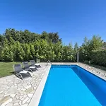 Spacious Three-bedroom Balun With Pool Villa *