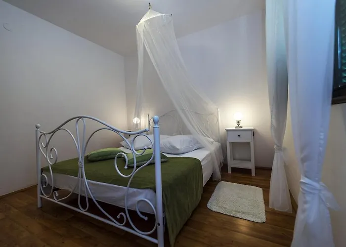 Vila Spacious Three-bedroom Balun With Pool *