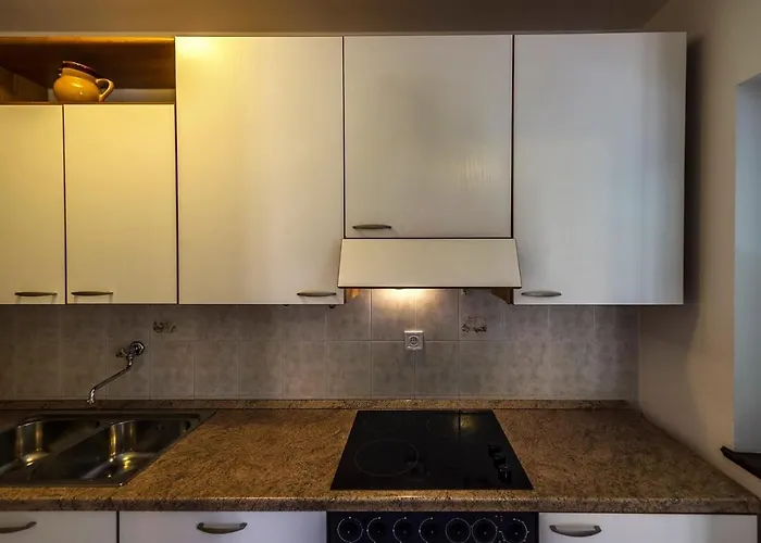 Spacious Three-bedroom Balun With Pool